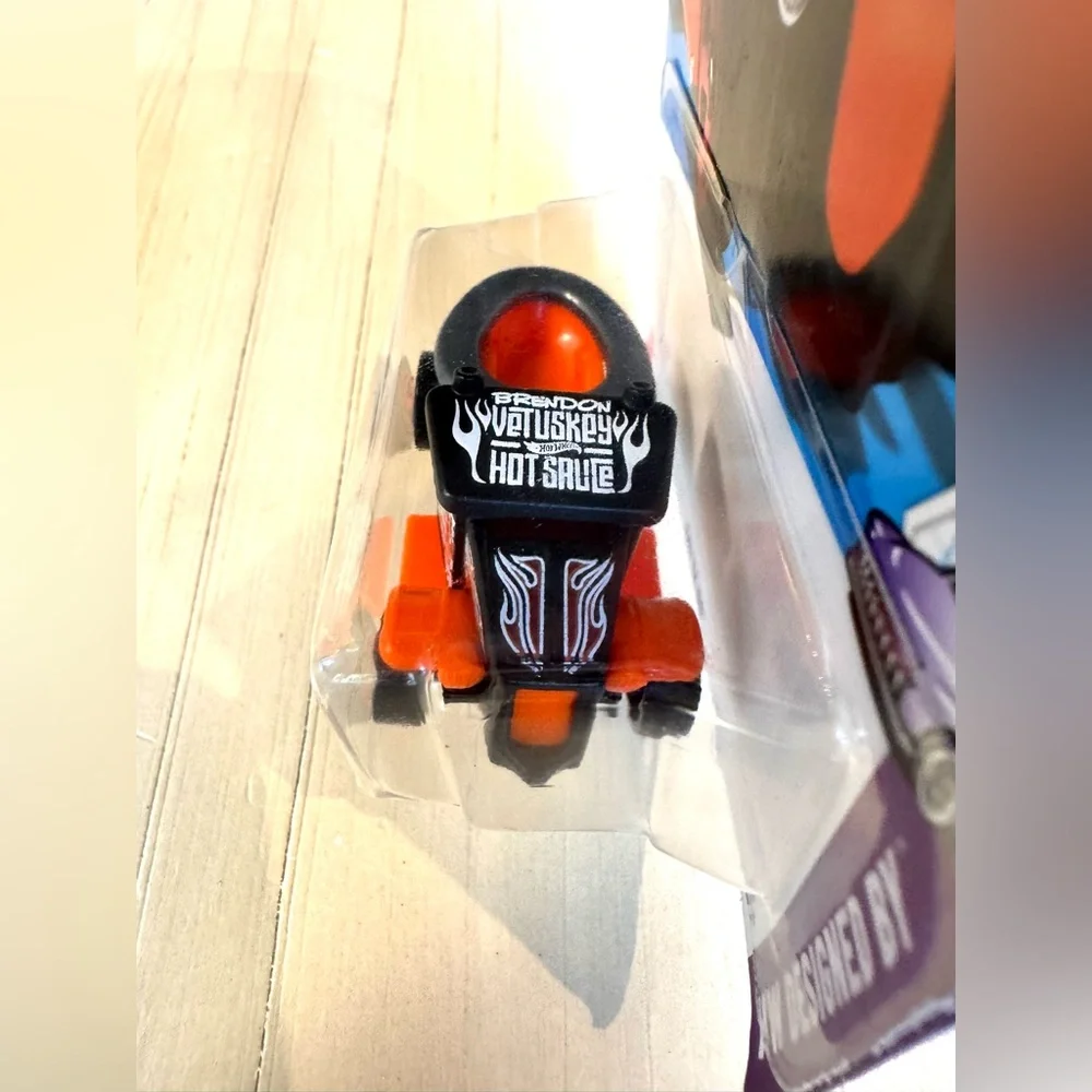 Hot Wheels Gotta Go Vetuskey Hot Sauce 84/250 – 2025 HW Designed By